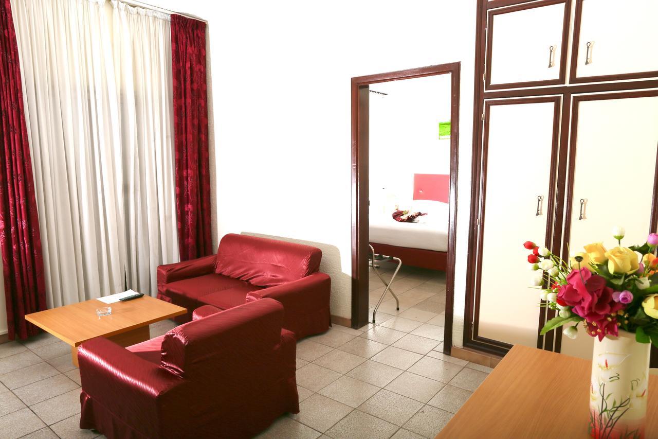 Hotel Mansel Yaoundé Kültér fotó
