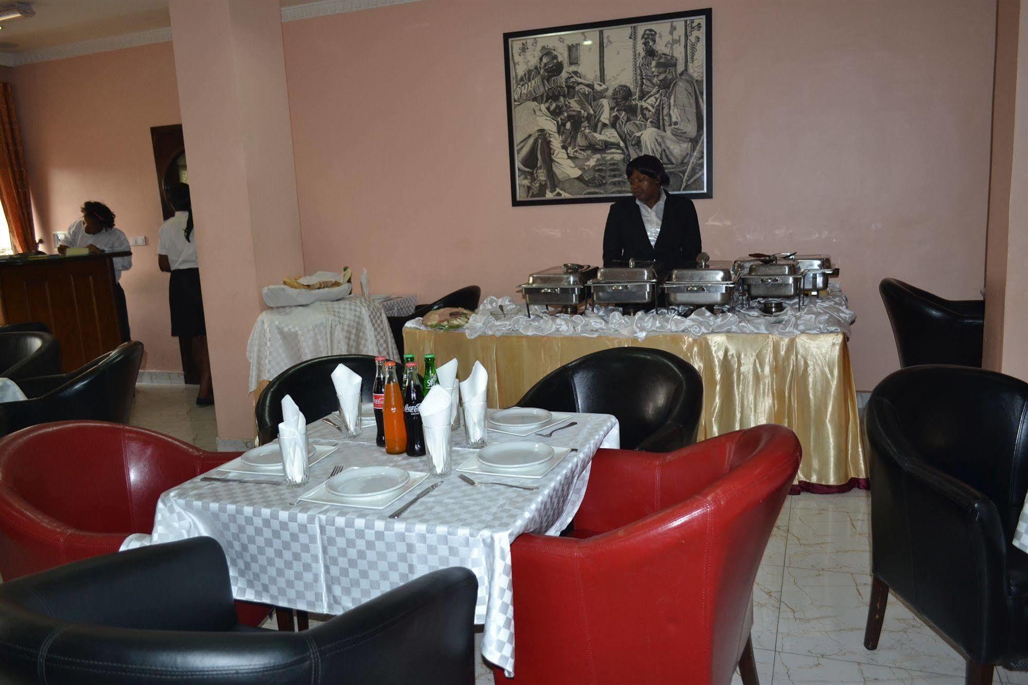 Hotel Mansel Yaoundé Kültér fotó