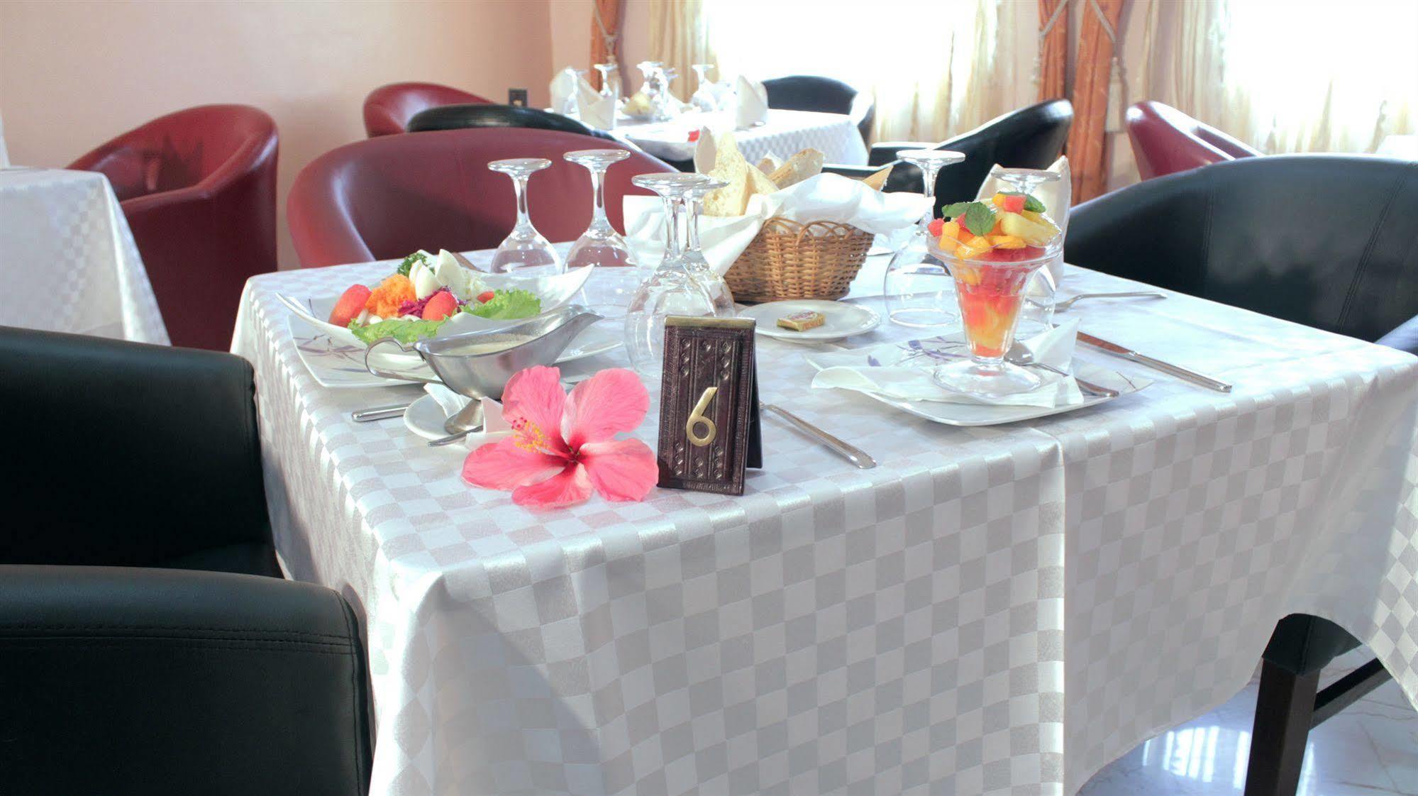 Hotel Mansel Yaoundé Kültér fotó