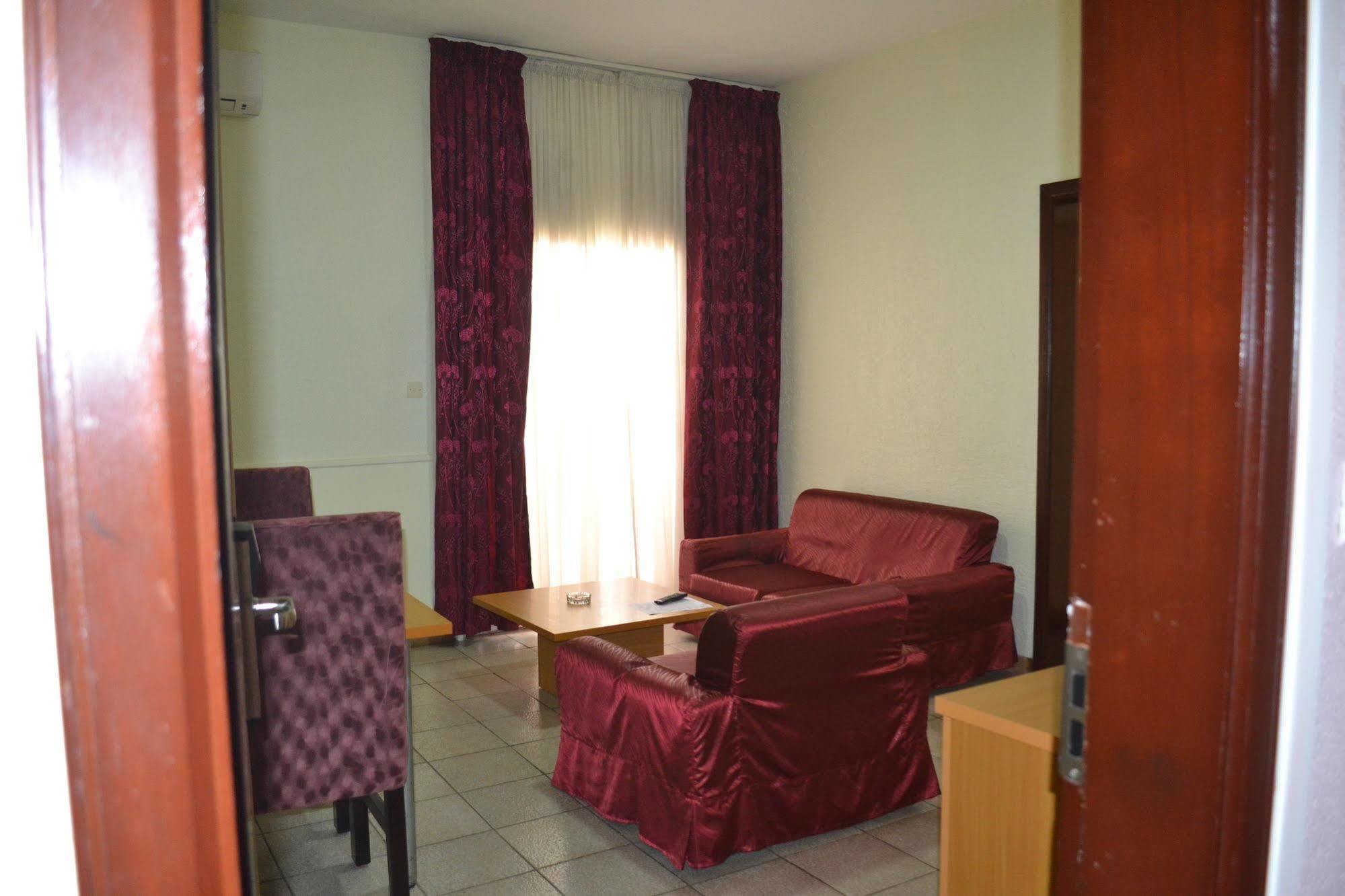 Hotel Mansel Yaoundé Kültér fotó
