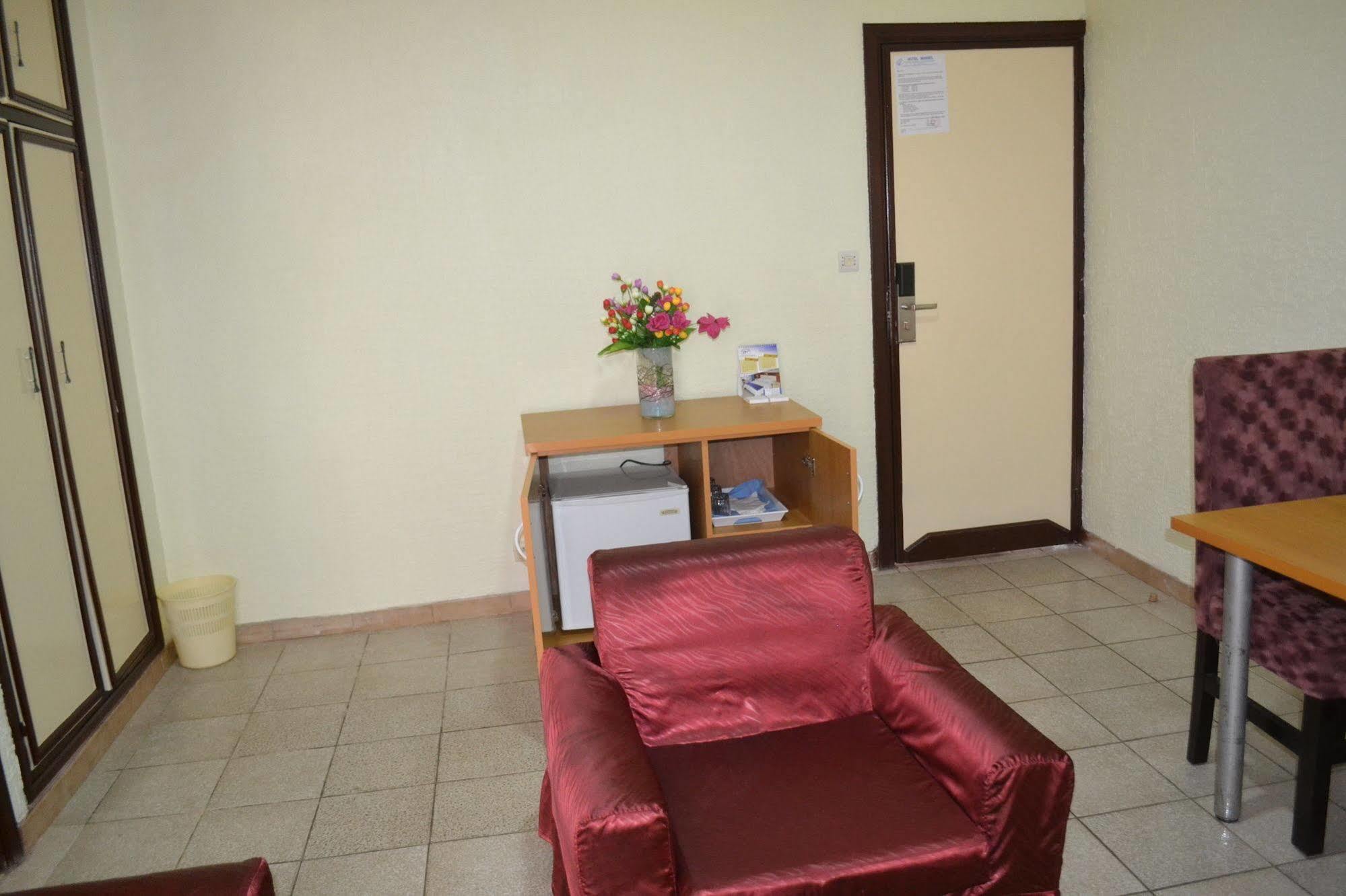 Hotel Mansel Yaoundé Kültér fotó
