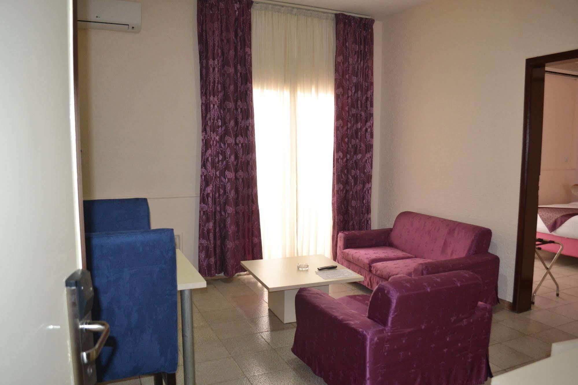 Hotel Mansel Yaoundé Kültér fotó