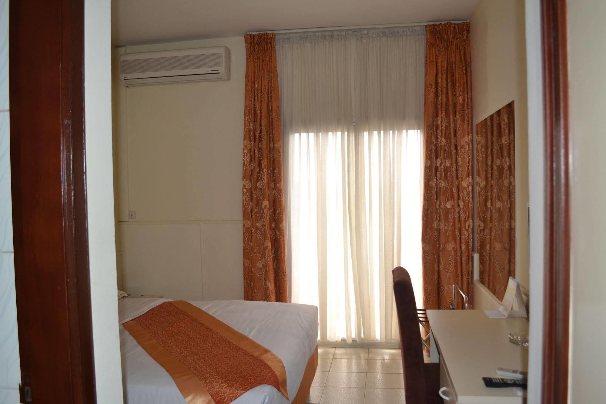 Hotel Mansel Yaoundé Kültér fotó