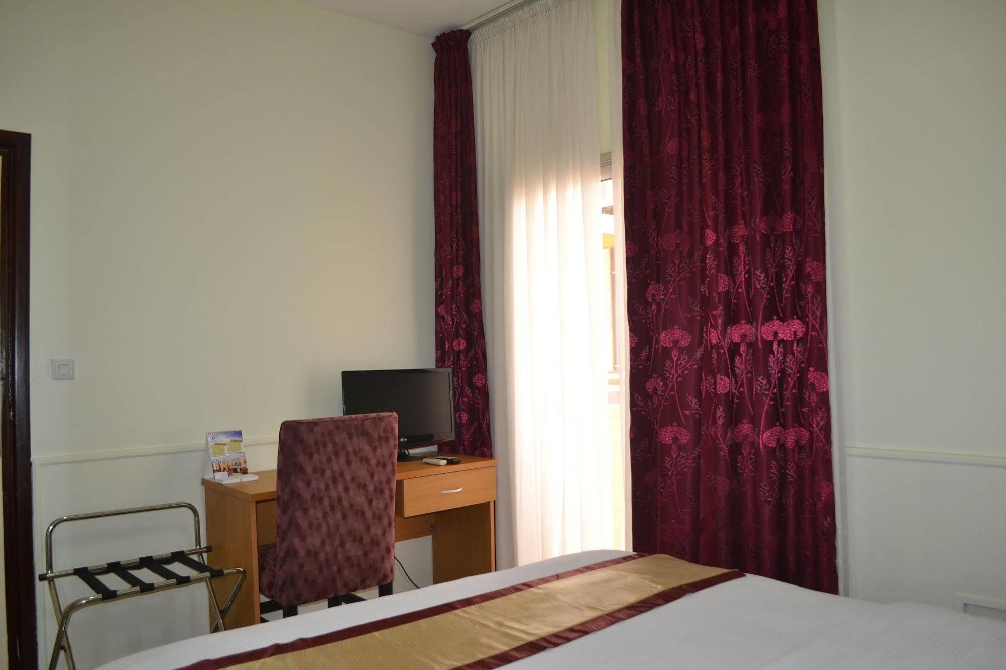 Hotel Mansel Yaoundé Kültér fotó