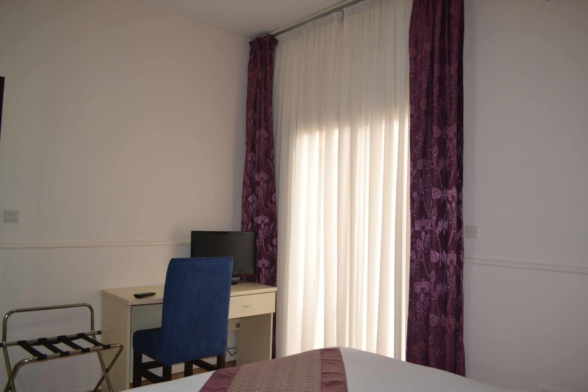 Hotel Mansel Yaoundé Kültér fotó