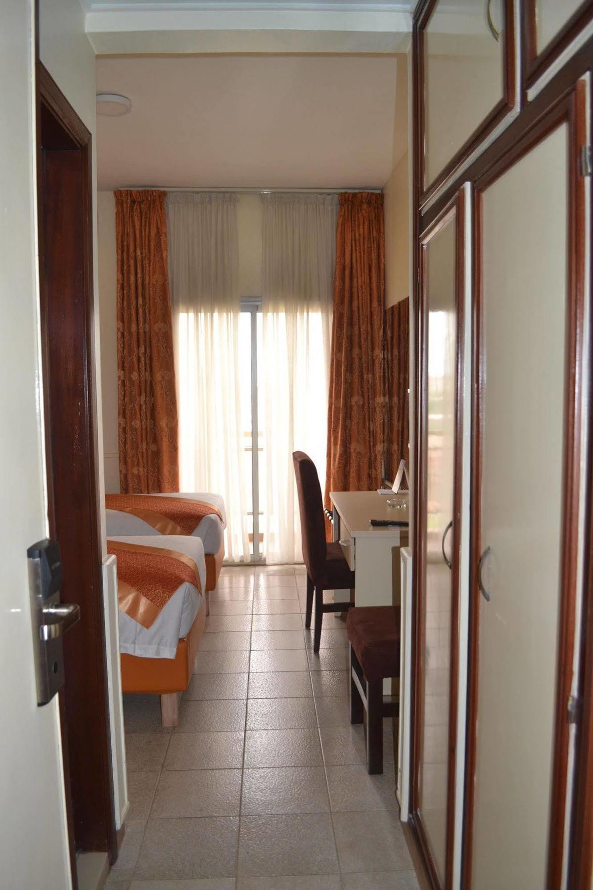 Hotel Mansel Yaoundé Kültér fotó