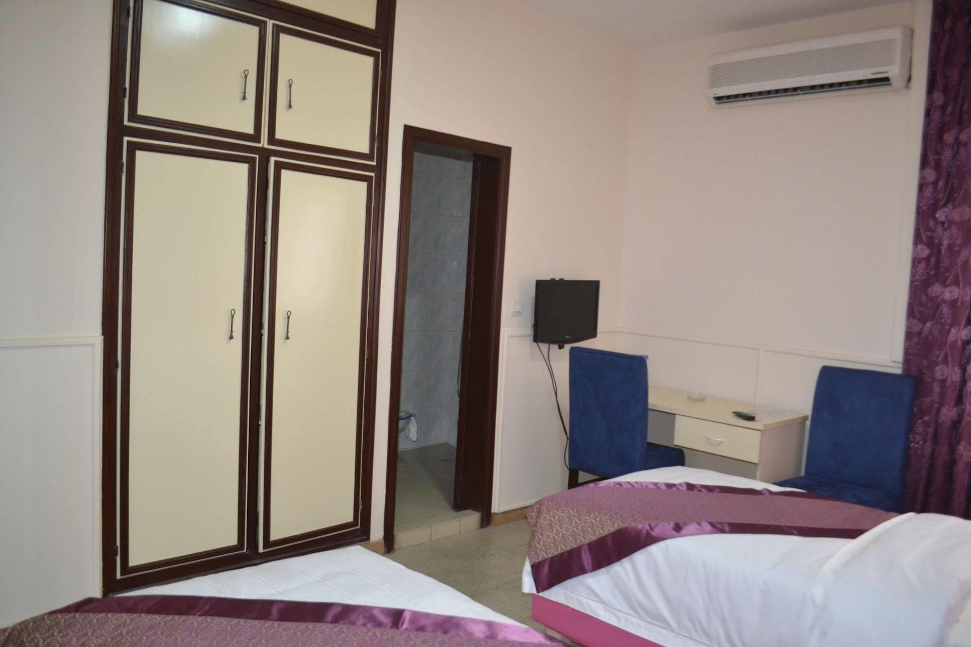 Hotel Mansel Yaoundé Kültér fotó